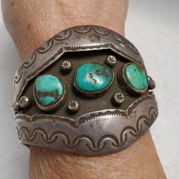 Native American Shadowbox Turquoise Large Sterling Silver Cuff Bracelet - Picture 6 of 7
